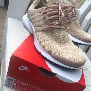 Nike Womens Air Presto linen black & white